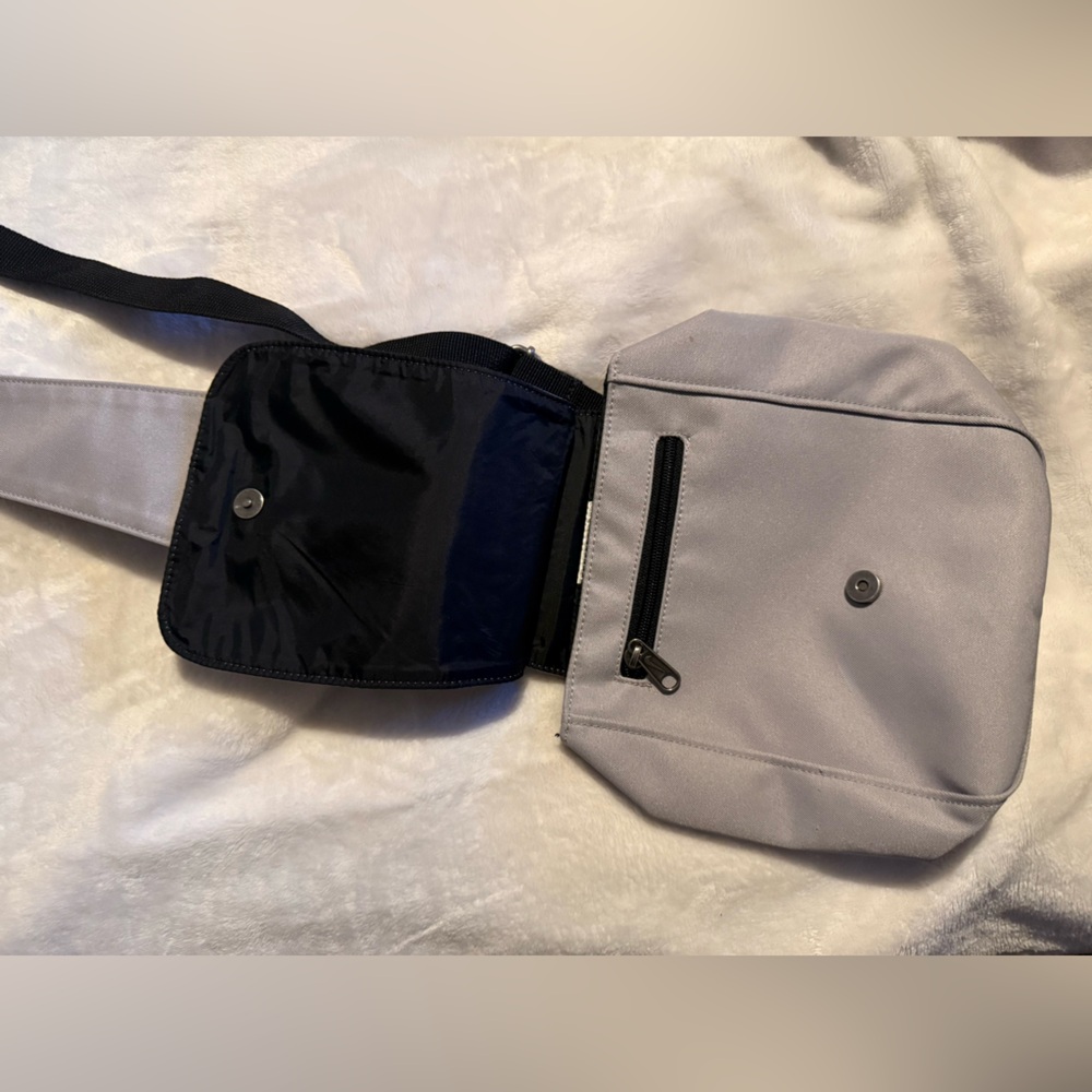 Vintage Nike Crossbody bag - Picture 2 of 5